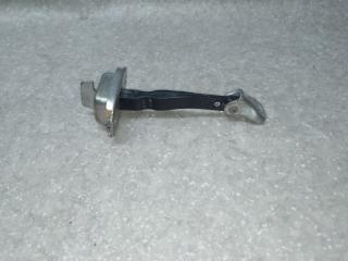 Ограничитель двери задний правый MITSUBISHI OUTLANDER GF 12- 2.4