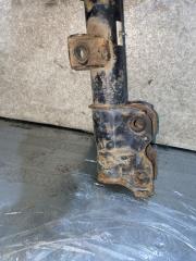 Амортизатор передний правый MURANO Z50 02-07