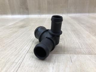 Тройник системы охлаждения C-CLASS W205 16-21 2017 M274920 2.0L