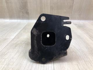 Кронштейн усилителя заднего бампера правый ROGUE 08-15 2010 2.5 QR25DE