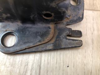 Кронштейн усилителя заднего бампера правый ROGUE 08-15 2010 2.5 QR25DE