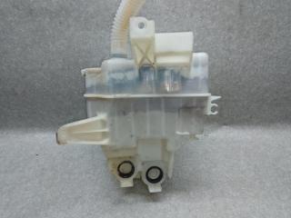 Бачок омывателя RAV4 05-12