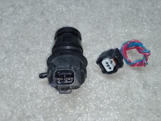 Насос омывателя стекла задний RAV4 05-12