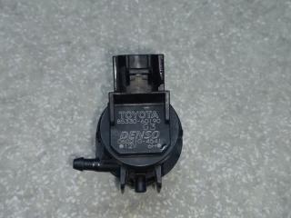 Насос омывателя стекла передний TOYOTA RAV4 05-12