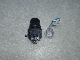 Насос омывателя стекла передний RAV4 05-12