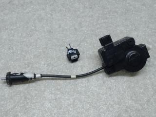 Привод открывания лючка бензобака TOYOTA CAMRY 40 06-11 2009