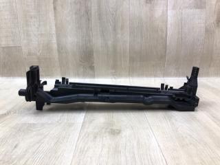 Крепление радиатора правое MERCEDES C-CLASS W205 16-21 2017 Б/У Крепление радиатора правое MERCEDES C-CLASS W205 16-21 2017