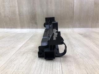 Крепление радиатора правое C-CLASS W205 16-21 2017 M274920 2.0L