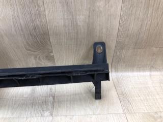 Кронштейн решетки радиатора JETTA USA 10-17 JETTA USA 10-17