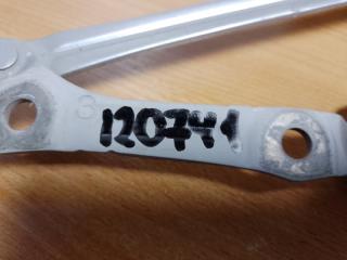 Петля крышки багажника правая GS350 GS300 05-11