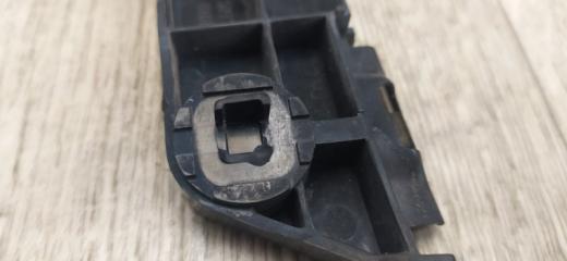 Кронштейн заднего бампера правый VENZA 09-16 2009 3.5 2GR-FE