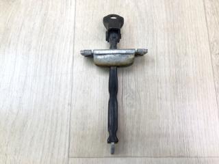 Ограничитель двери задний правый HYUNDAI ACCENT RB 10- 2013