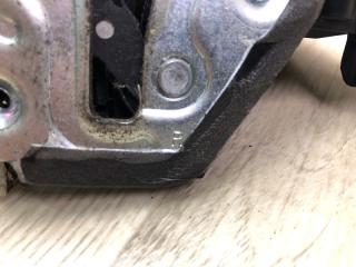 Замок двери передний правый SIENNA 11-16 2014 3.5 2GR-FE