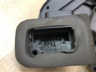 Замок двери передний правый JETTA USA 10-17