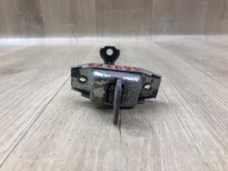 Ограничитель двери передний правый TOYOTA COROLLA 150 06-13 1.8 2ZRFE