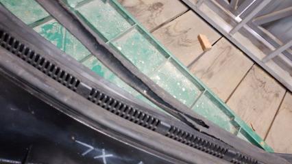 Пластик под лобовое стекло / Жабо правый OUTLANDER XL 05-13