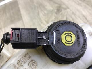 Главный тормозной цилиндр JETTA USA 10-17 2.5