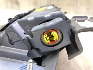 Подушка безопасности в колени левая VENZA 09-16 2013 3.5 2GR-FE