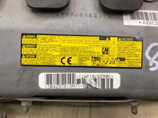 Подушка безопасности в колени левая VENZA 09-16 2013 3.5 2GR-FE