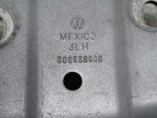 Петля капота правая JETTA USA 10-17 2010 CBTA 2.5L