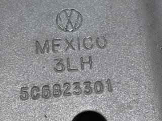 Петля капота левая JETTA USA 10-17 2010 CBTA 2.5L