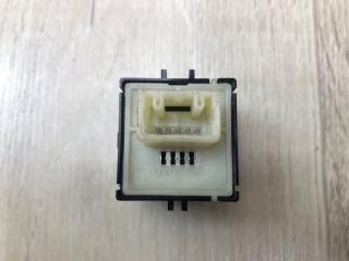 Кнопка центрального замка передняя правая SIENNA 11-16 2014 3.5 2GR-FE