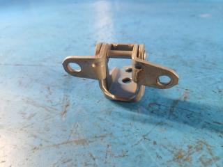 Петля двери нижняя передняя правая NISSAN X-TRAIL/ROGUE T33 20- 2.5 PR25DD