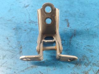 Петля двери верхняя передняя левая X-TRAIL/ROGUE T33 20- 2021 2.5 PR25DD