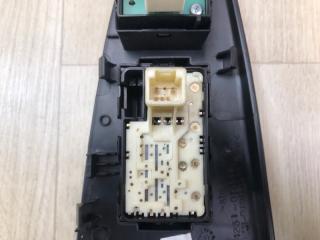 Кнопка стеклоподъемника передняя правая VENZA 09-16 2013 3.5 2GR-FE