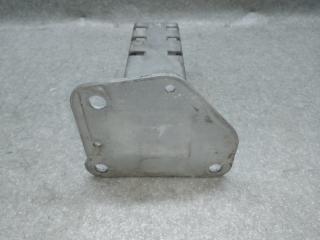 Кронштейн переднего бампера левый 200 14-16 2016 2.4 ED6