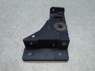 Крепление радиатора правое 200 14-16 2016 2.4 ED6