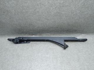 Крепление радиатора левое H3 05-10 2006 L52 3.5 L