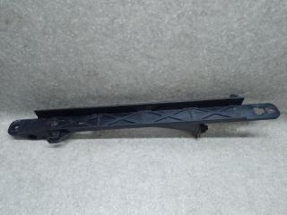 Крепление радиатора левое H3 05-10 2006 L52 3.5 L