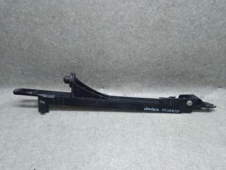 Крепление радиатора правое H3 05-10 2006 L52 3.5 L