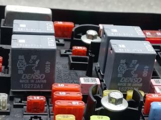 Блок предохранителей моторный отсек 200 14-16 2016 2.4 ED6