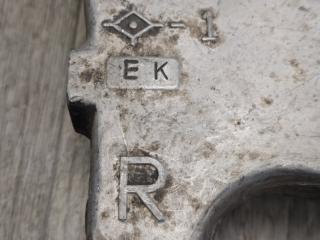 Рычаг передней подвески нижний правый GS350 GS300 05-11 3.5 2GR-FSE