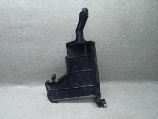 Дефлектор радиатора левый LEAF 10-17 2011 EM61