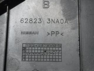 Дефлектор радиатора левый NISSAN LEAF 10-17 EM61