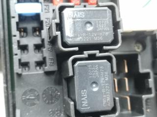 Блок предохранителей моторный отсек LEAF 10-17 2011 EM61