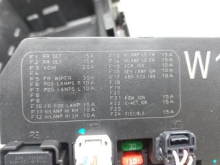 Блок предохранителей моторный отсек LEAF 10-17 2011 EM61