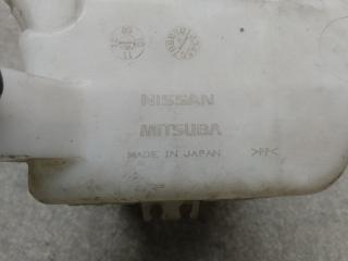 Бачок омывателя LEAF 10-17 2011 EM61