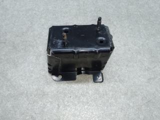 Кронштейн усилителя заднего бампера левый LEAF 10-17 2011 EM61