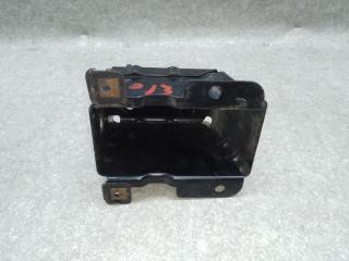 Кронштейн усилителя заднего бампера левый LEAF 10-17 2011 EM61