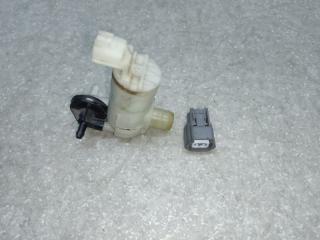 Насос омывателя стекла LEAF 10-17 2011 EM61