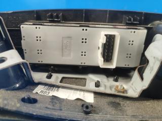 Блок управления стеклоподъемниками передний левый VELOSTER 11-18 2013 1.6 G4FD