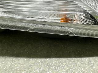 Фонарь наружный правый LEAF 10-17 EM61