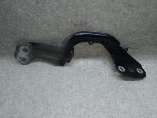 Петля капота правая FORD ESCAPE 12-19 Б/У Петля капота правая FORD ESCAPE 12-19