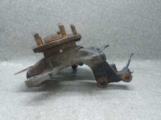 Кулак поворотный правый MAZDA CX-7 06-12 2.5 L (L5-VE)