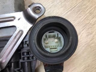 Замок двери задний левый SIENNA 11-16 2011 3.5 2GR-FE