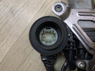 Замок двери задний правый SIENNA 11-16 2011 3.5 2GR-FE